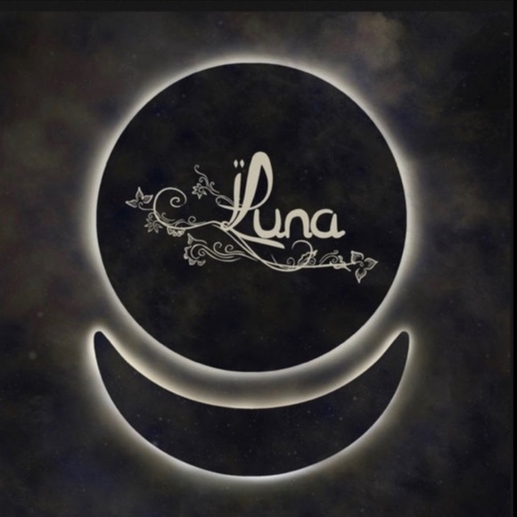 LIKE THIS LISTING IF YOU LIKE MY CLOSET❤️❤️ SILENT SHOW!!! - Picture 2 of 3